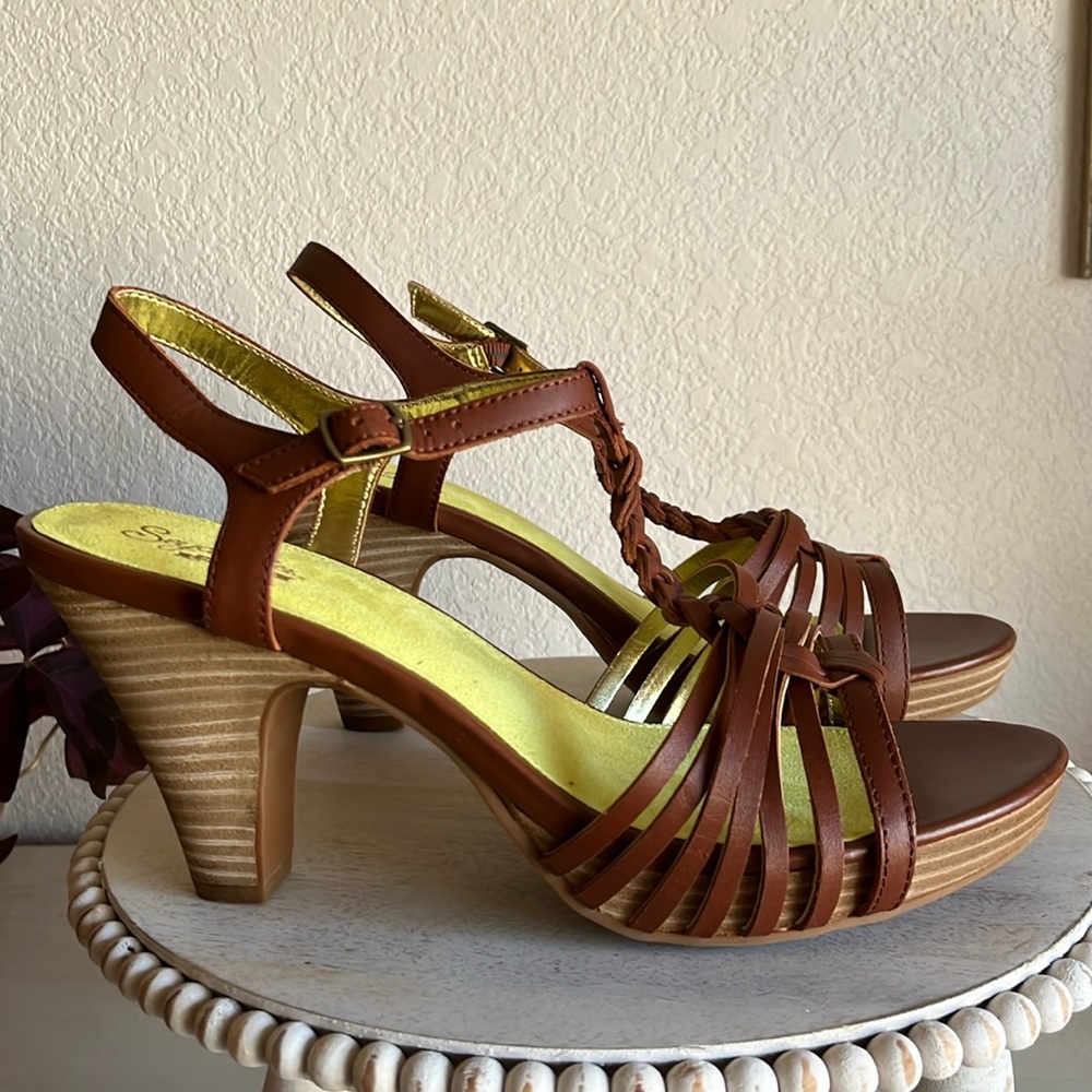 Seychelles Heritage leather upper t-strap heel Brown size 10 NEW